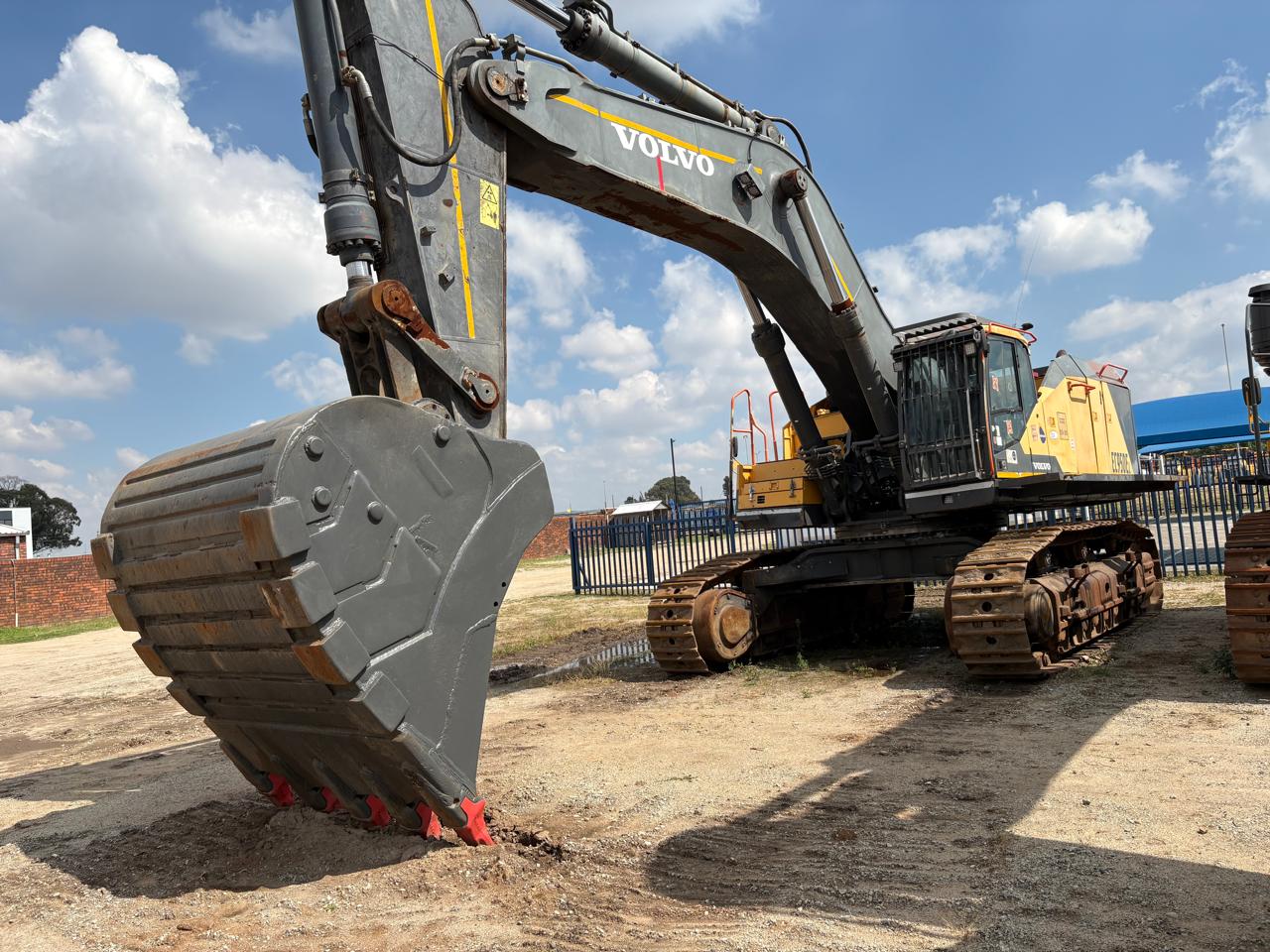VOLVO EC950EL EXCAVATOR