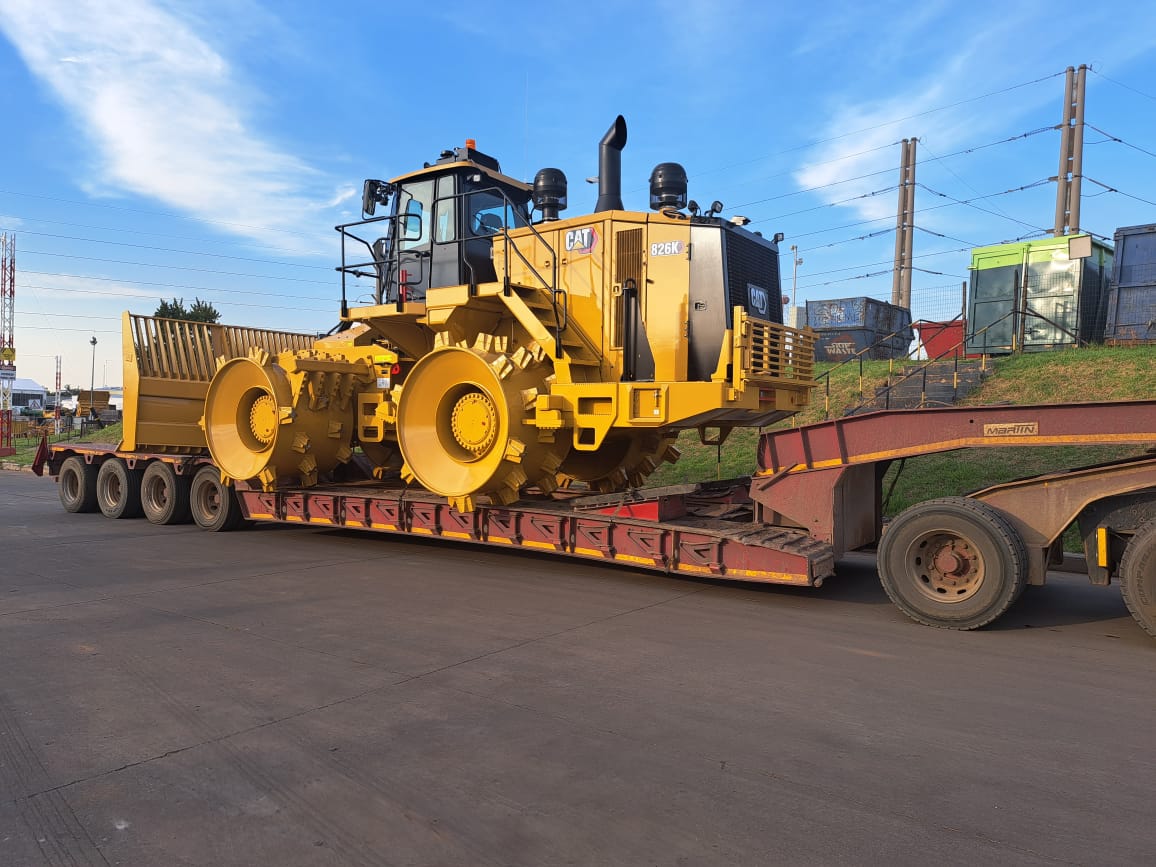 CATERPILLAR 826K LANDFILL COMPACTOR