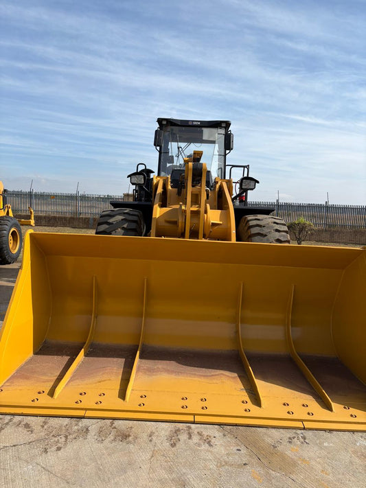 SEM 676 LOADER