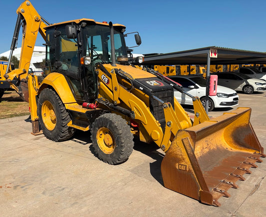 CATERPILLAR 426 4X4 BACKHOE LOADER TLB