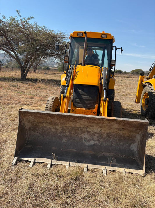 JCB 3CX 4X2 BACKHOE LOADER TLB