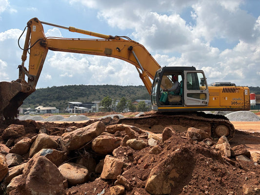 2012 HYUNDAI ROBEX 305LC-7 EXCAVATOR