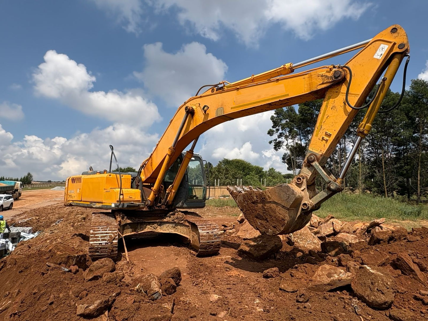 2012 HYUNDAI ROBEX 305LC-7 EXCAVATOR
