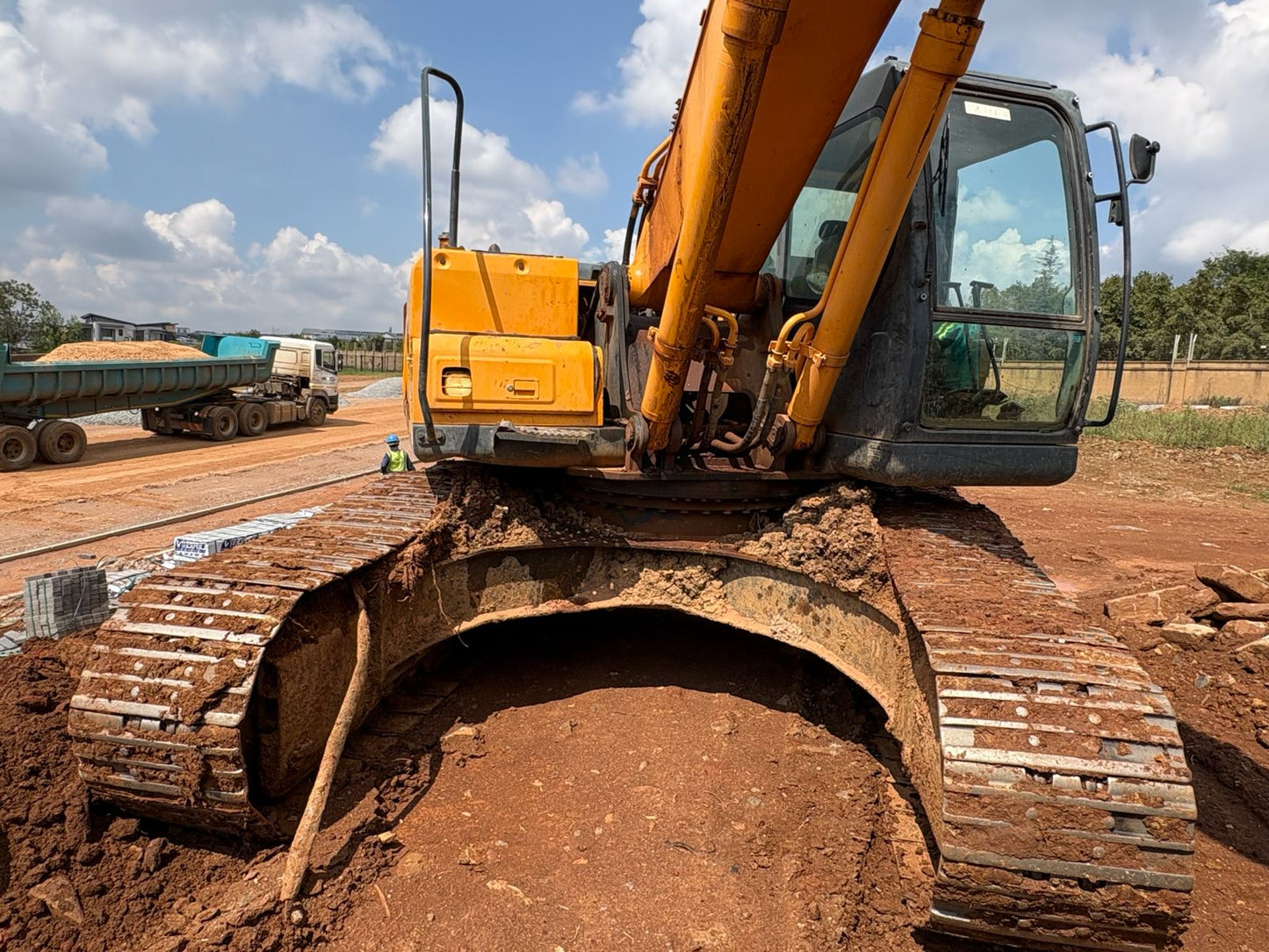 2012 HYUNDAI ROBEX 305LC-7 EXCAVATOR