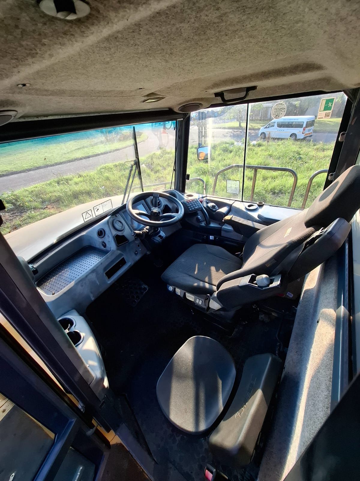 BELL B40E ARTICULATED DUMP TRUCK