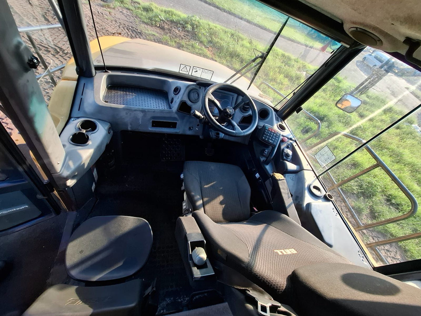 BELL B40E ARTICULATED DUMP TRUCK