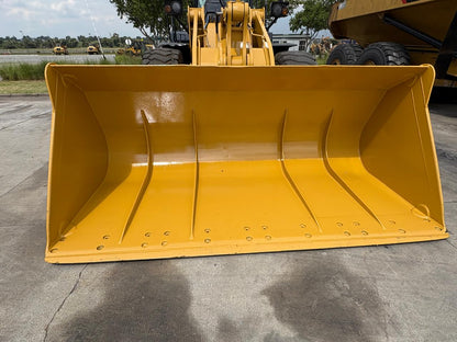 2023 SEM 660D LOADER