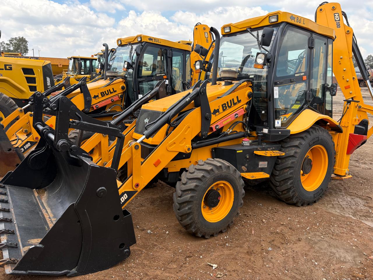BULL HD100MP BACKHOE LOADER TLB