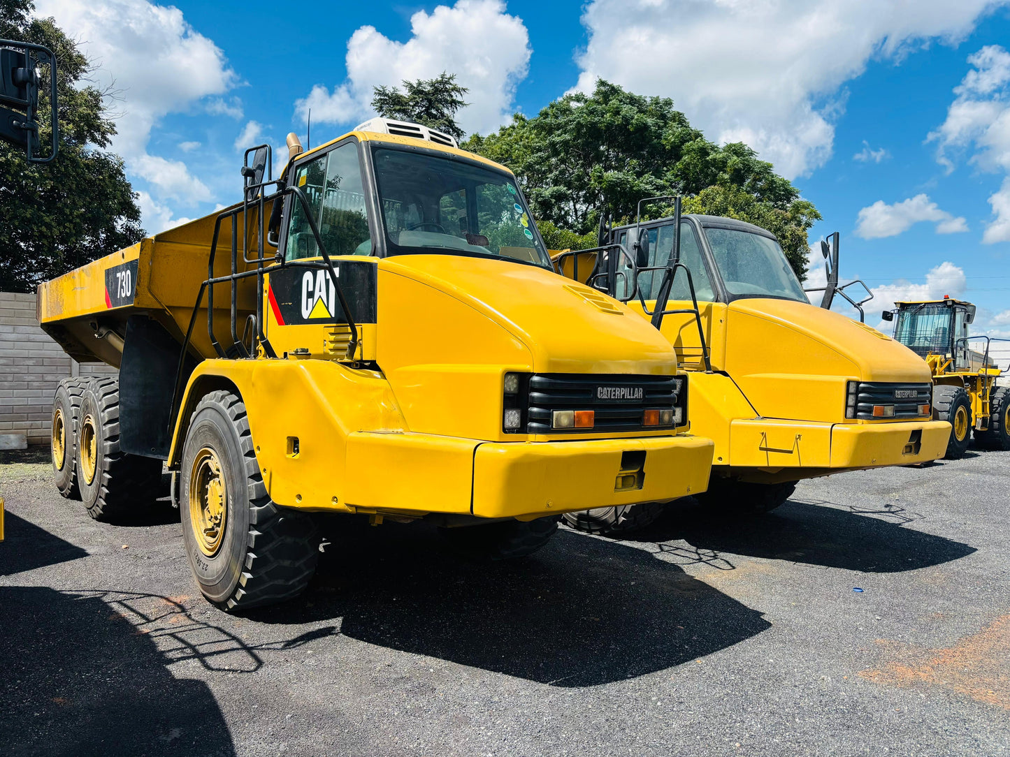 CATERPILLAR 730 ARTICULATED DUMP TRUCK