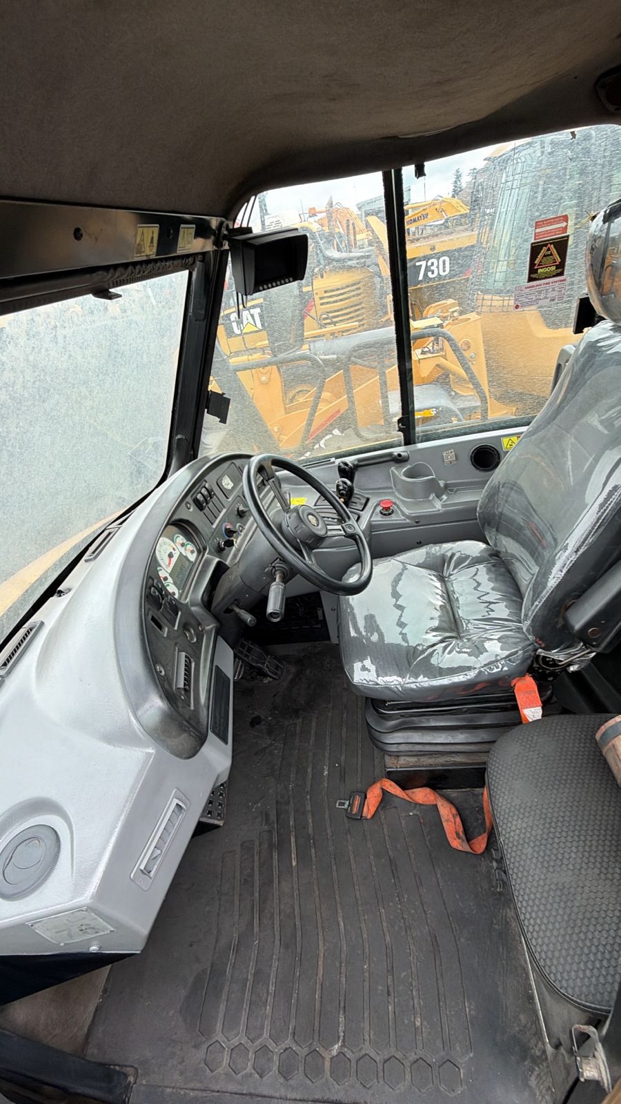 CATERPILLAR 730 ARTICULATED DUMP TRUCK