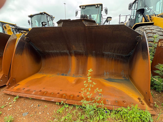 CAT 966 loader bucket view