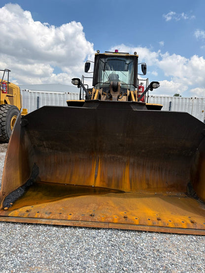 CAT 966 loader bucket view