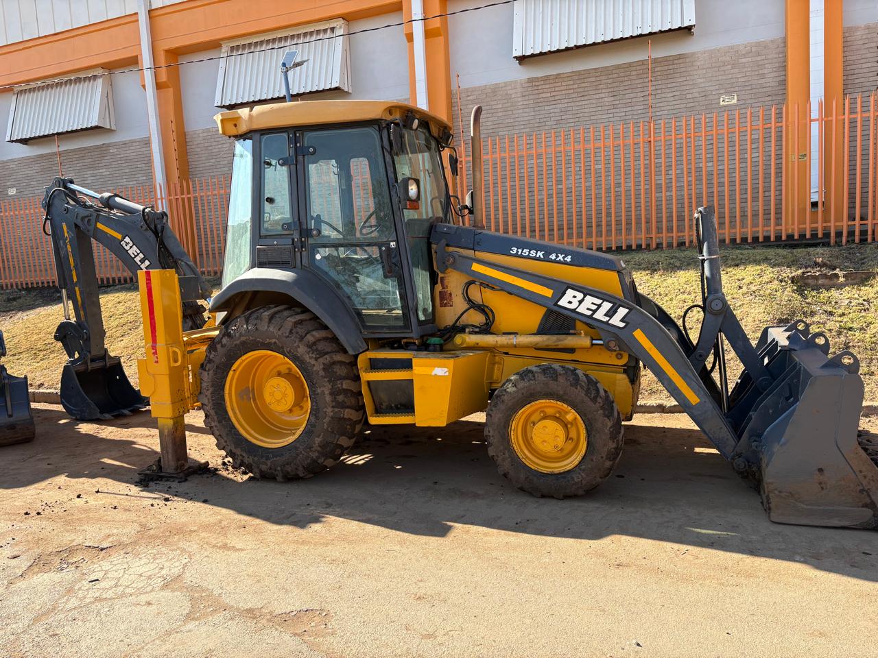BELL 315SK BACKHOE LOADER TLB