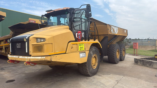 2020 CATERPIILAR 730 ARTICULATED DUMP TRUCK