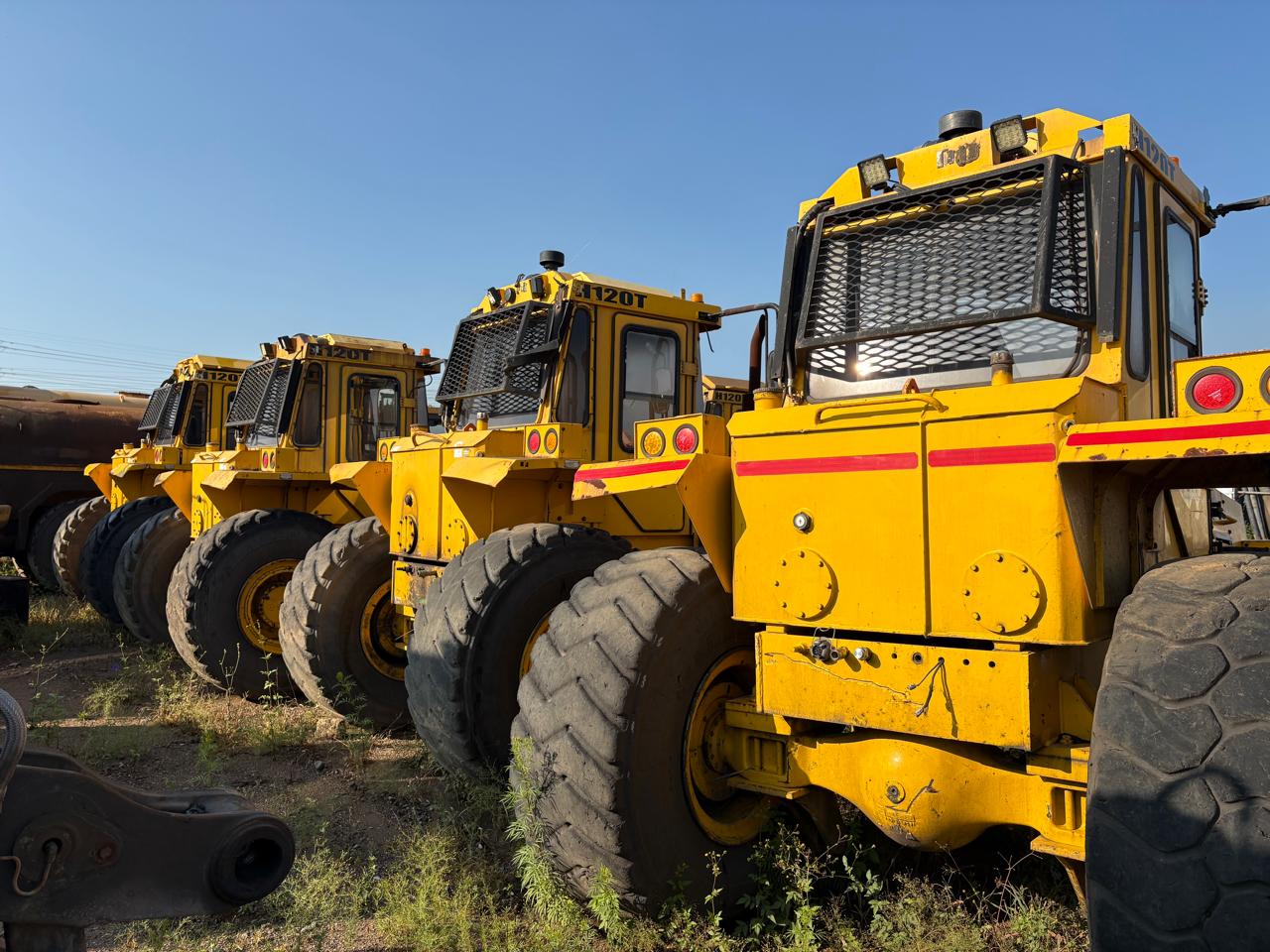 DEZZI H120T HAULERS 4X2 AND 4X4
