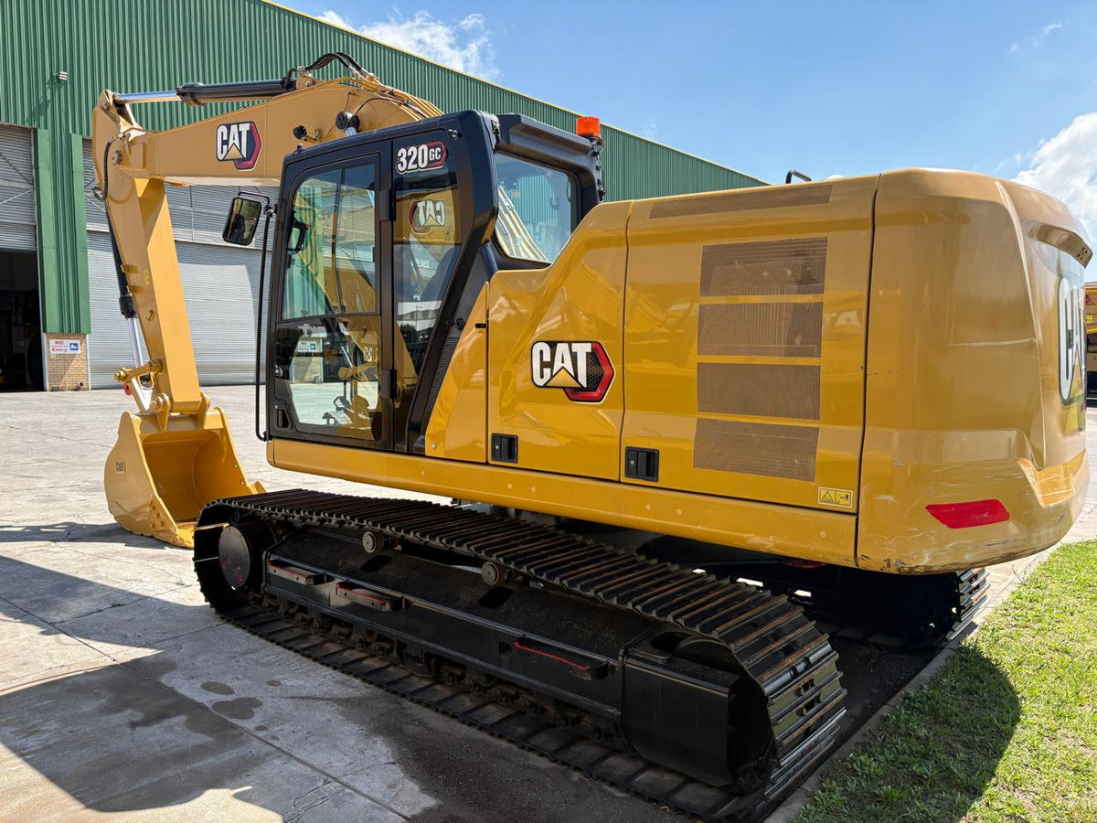 CATERPILLAR 320GC EXCAVATOR