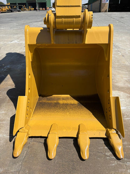 CATERPILLAR 320 EXCAVATOR