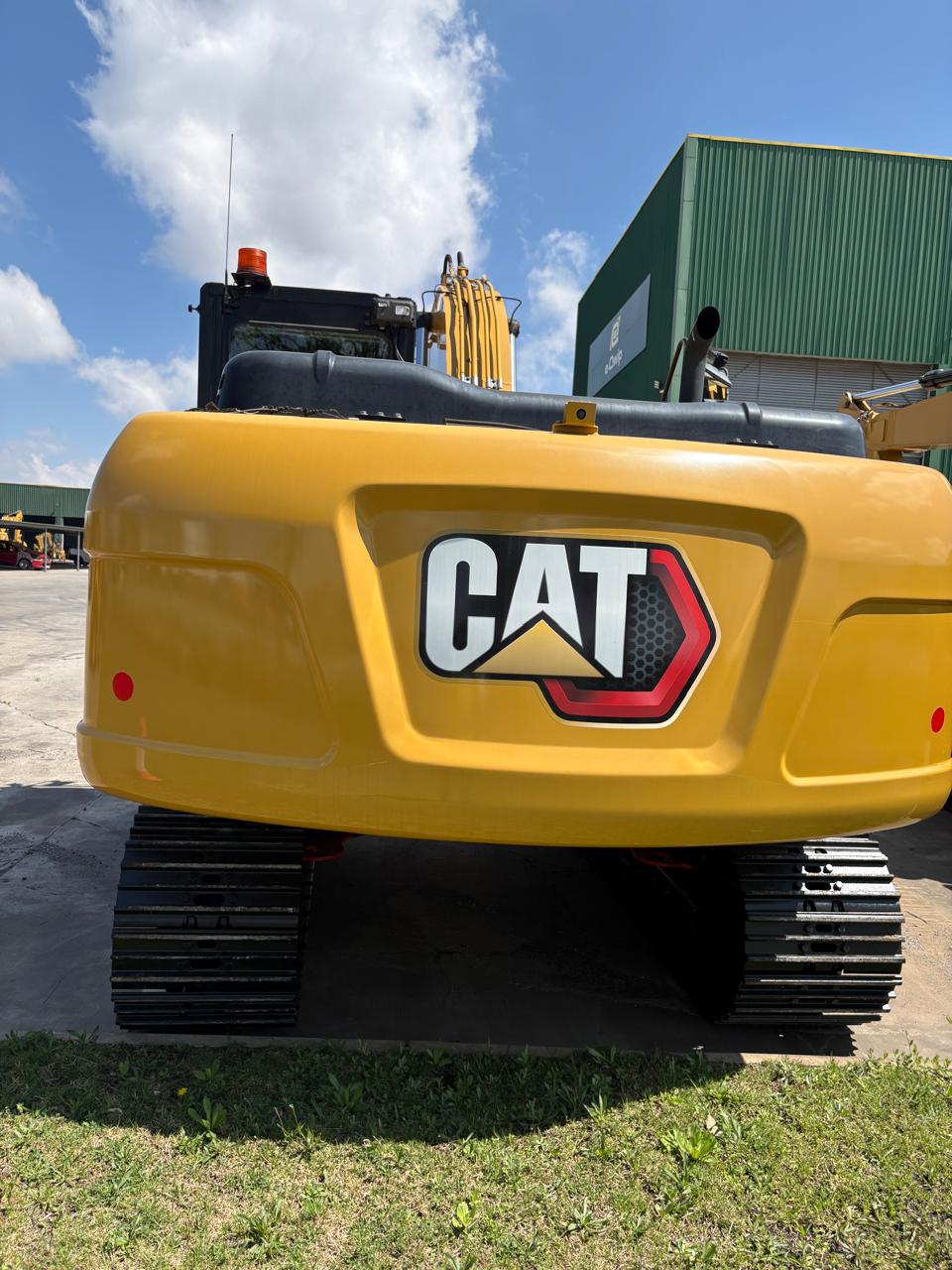 CATERPILLAR 320GX EXCAVATOR
