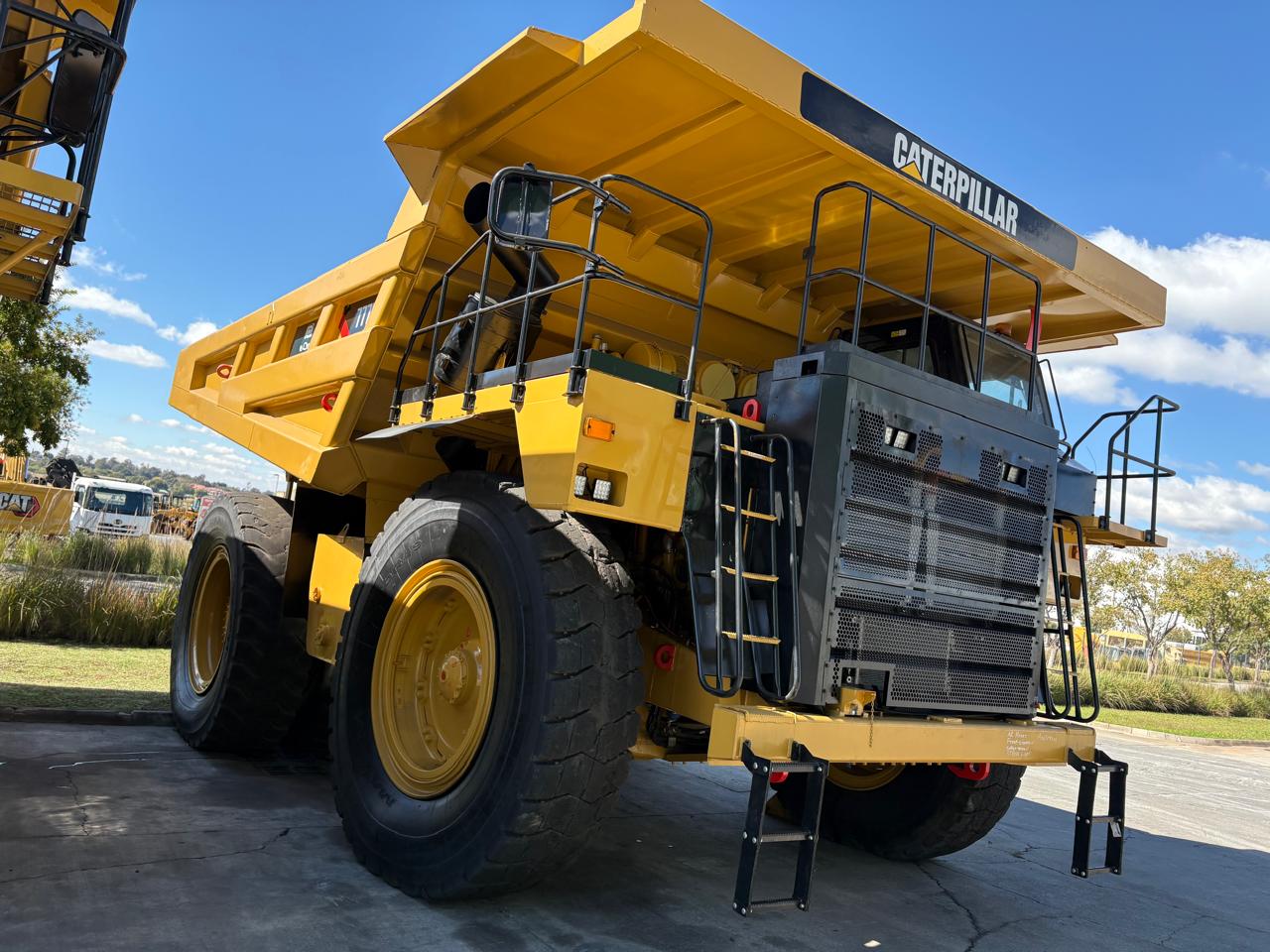CATERPILLAR 777D/E OFF-HIGHWAY TRUCK