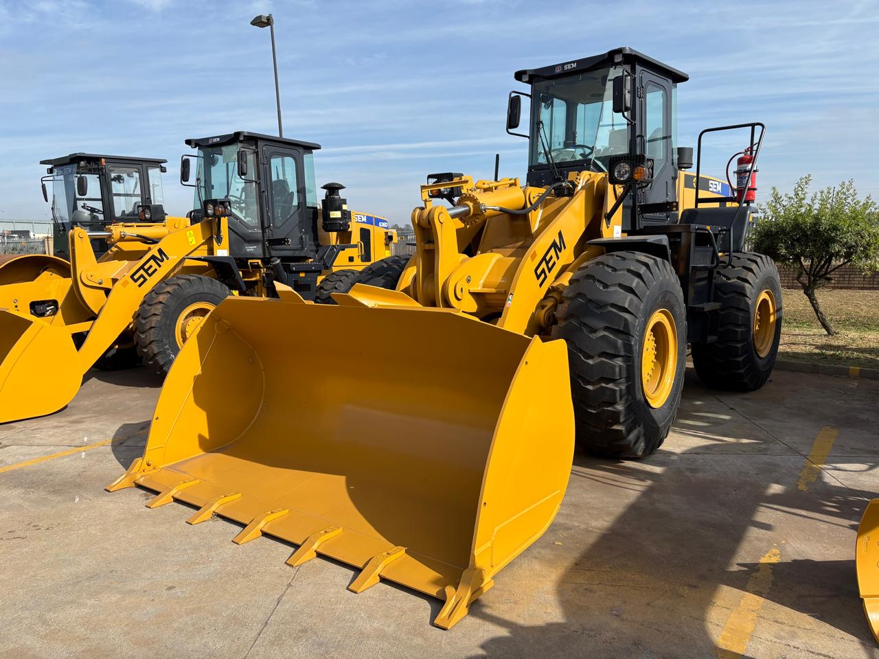 SEM 655D LOADER