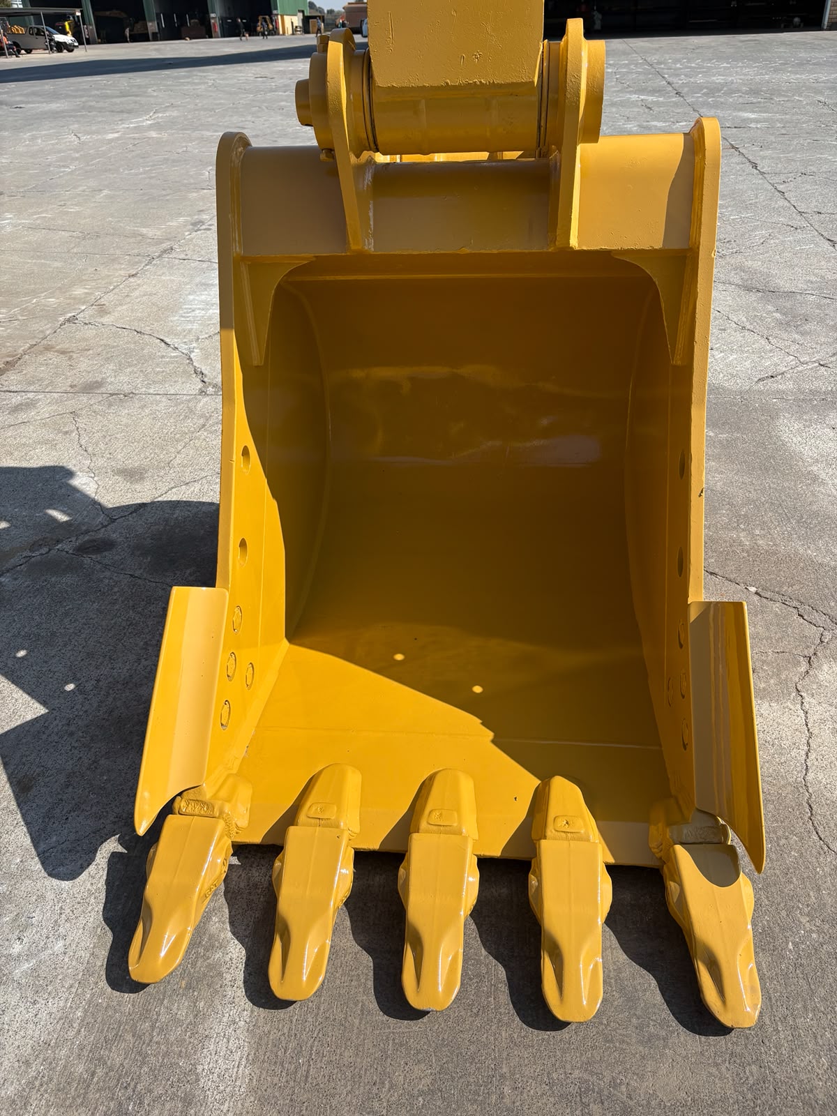 CATERPILLAR 320 EXCAVATOR