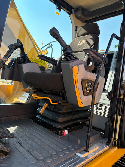 CATERPILLAR 320 EXCAVATOR