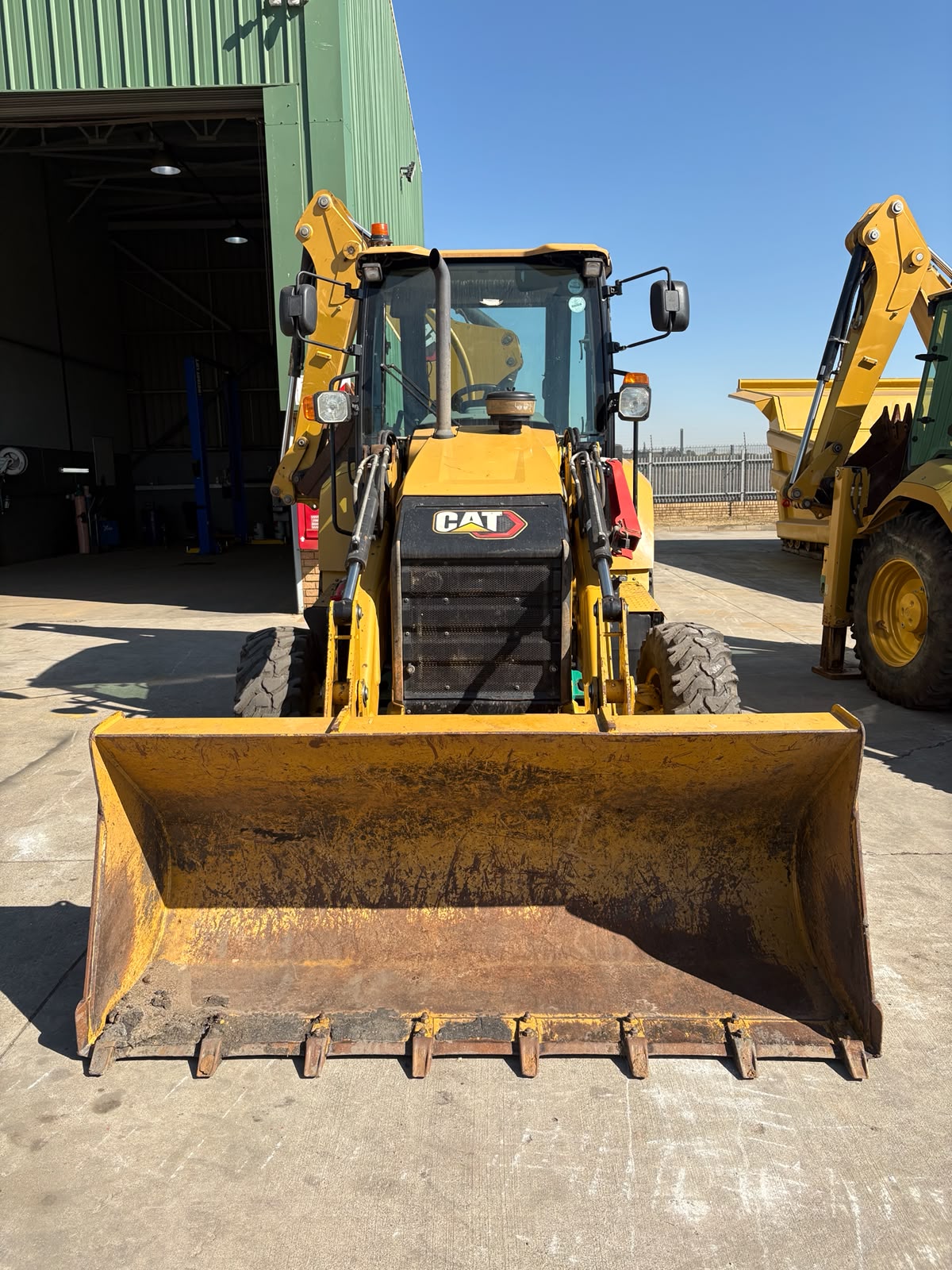 CATERPILLAR 426 4X4 BACKHOE LOADER TLB