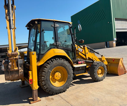 CATERPILLAR 426 4X4 BACKHOE LOADER TLB