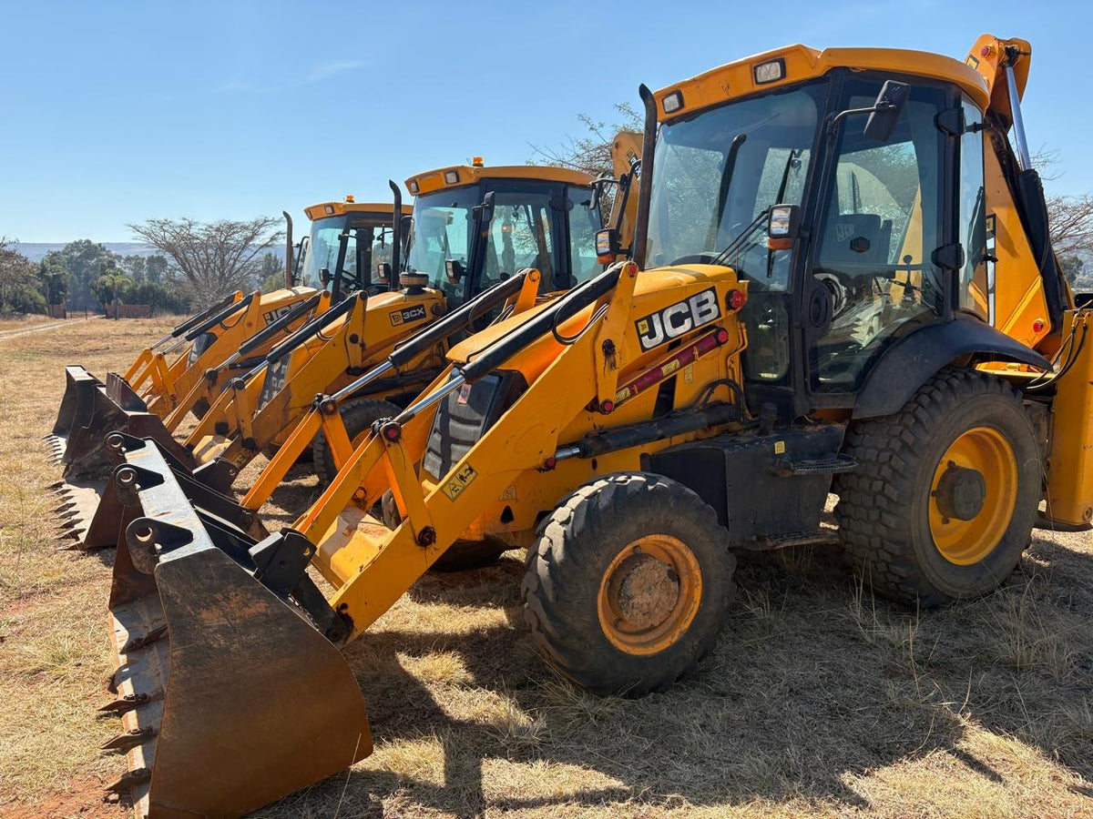 JCB 3CX 4X2 BACKHOE LOADER TLB